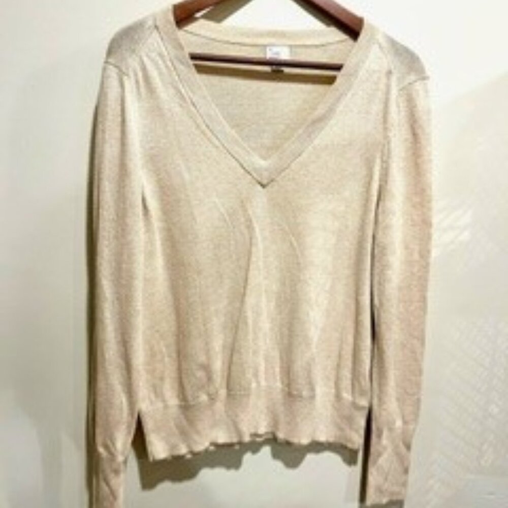 Lightweight V-neck summer sweater
